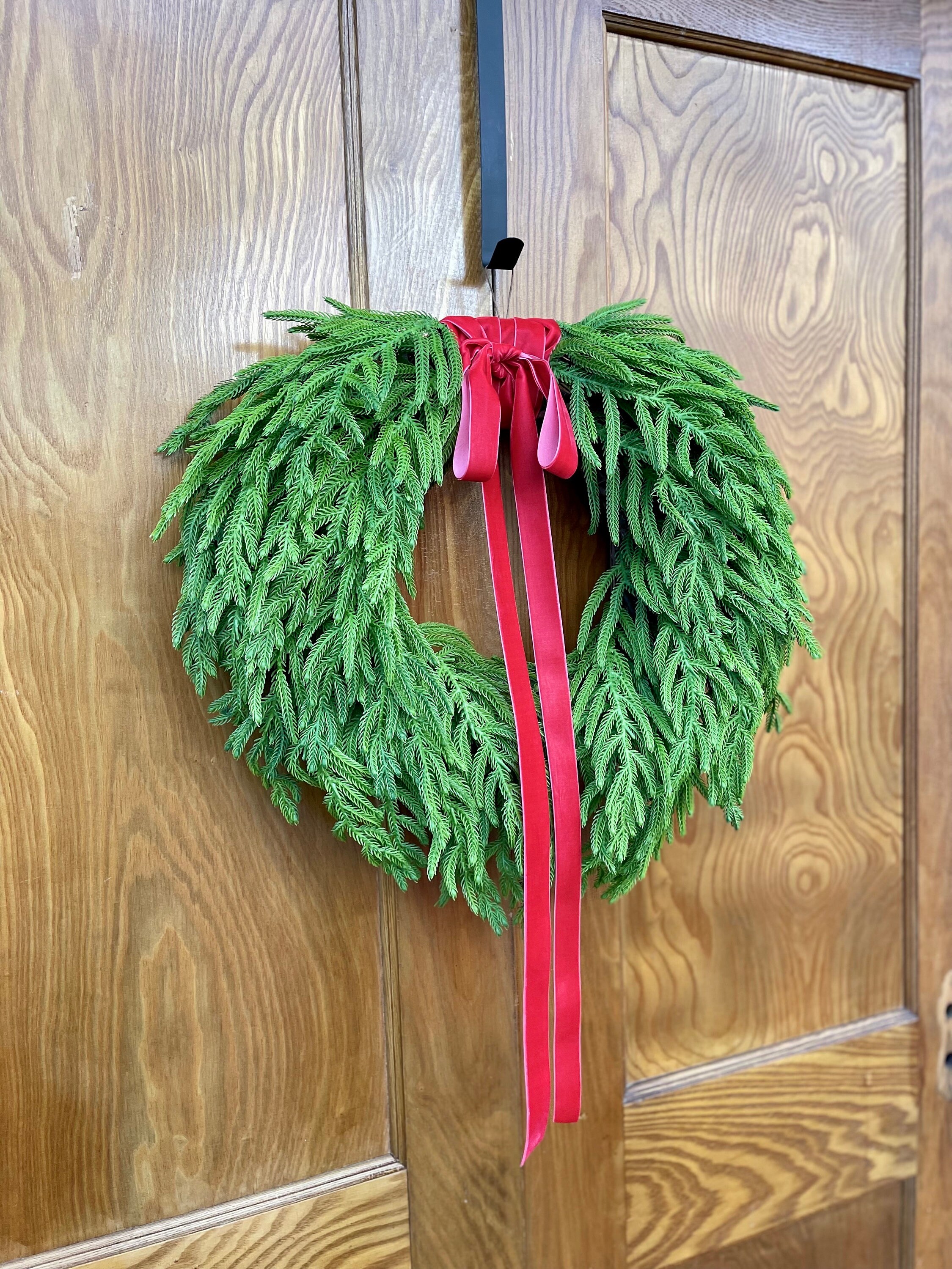 4 Pcs Lighted Christmas Wreaths, 13 Inch Pre Lit Small Xmas Wreath With Large Bow, Pine Needle Wreath With LED Lights Battery Operated Xmas Ornaments