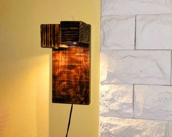 Wandlampe, ideal für neben dem Bett, energiesparende Nachtlampe, handgefertigt aus recyceltem und behandeltem Holz.