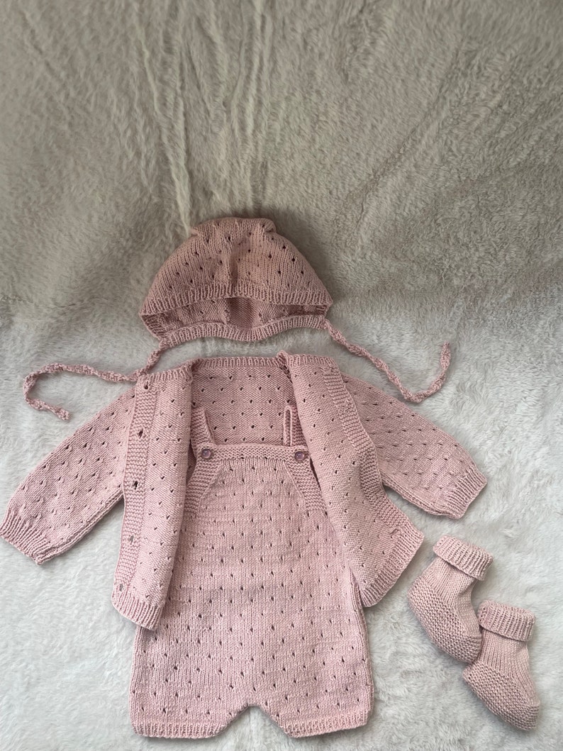 Set of 4-Baby girl romper bonnet booties cardigan set-newborn Gift box-Baby photo prop-knittef newborn coming home hospital outfit-pink rose zdjęcie 3