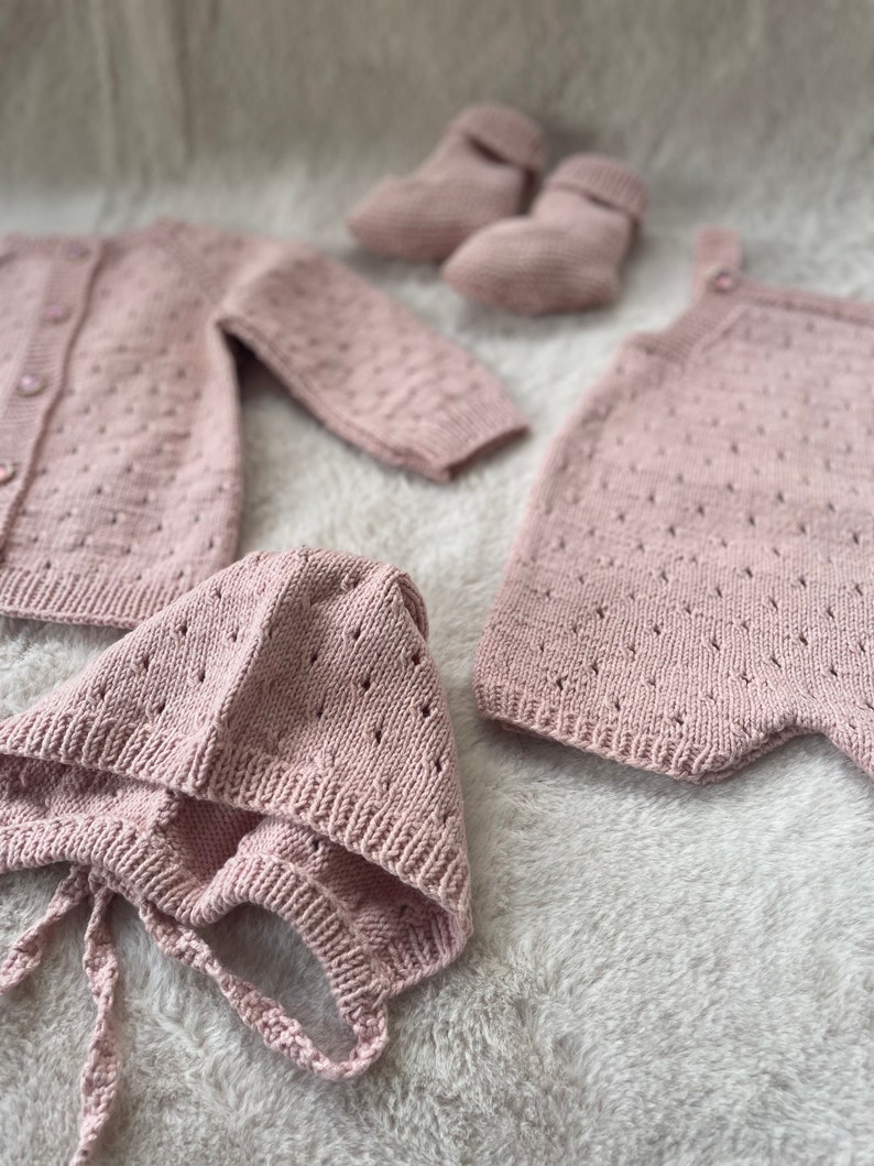 Set of 4-Baby girl romper bonnet booties cardigan set-newborn Gift box-Baby photo prop-knittef newborn coming home hospital outfit-pink rose zdjęcie 9