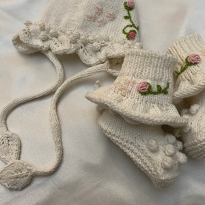 Set of 3,Baby girl romper bonnet booties set,newborn Gift box,knit Baby photo prop,newborn coming home hospital outfit,white Baby romper zdjęcie 8