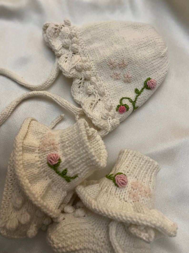 Set of 3,Baby girl romper bonnet booties set,newborn Gift box,knit Baby photo prop,newborn coming home hospital outfit,white Baby romper zdjęcie 10