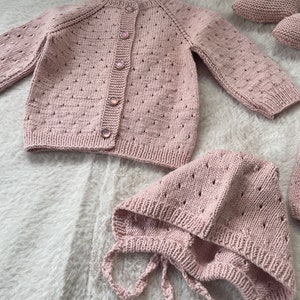 Set of 4-Baby girl romper bonnet booties cardigan set-newborn Gift box-Baby photo prop-knittef newborn coming home hospital outfit-pink rose zdjęcie 8