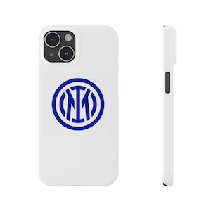 Puede incluir: Carcasa blanca para iPhone con un logotipo azul del Inter de Milán. La carcasa está hecha de plástico duro y tiene un acabado mate.
