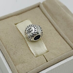 Mets pandora charm store