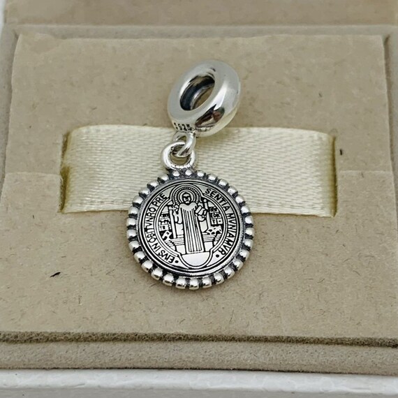 Sentia mvniamvr shop bracelet