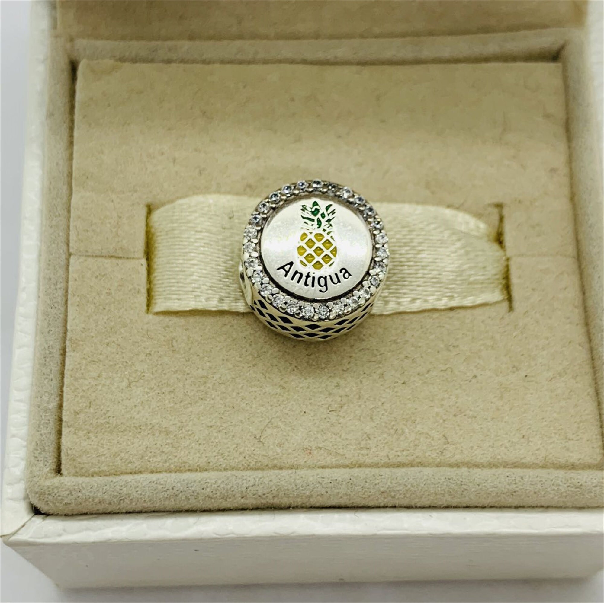 Pandora pineapple store