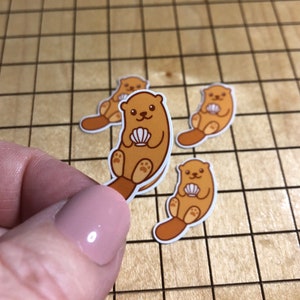 5 MINI loutres autocollants, sticker loutre, petit sticker, lot d'autocollants, sticker pour ordinateur portable, sticker bouteille d'eau, jolie loutre, sticker Kindle, animal de l'océan