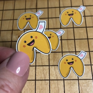 5 MINI Glückskeks Aufkleber, Glückskeks Aufkleber, Kawaii Keks Aufkleber, winziger Aufkleber, Aufkleber, Laptop Aufkleber, Wasserflasche Aufkleber
