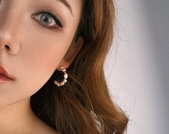 Léa Earrings: 18K Gold Vermeil Minimalist Freshwater Pearl Modern Hoops