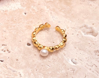 Rochelle Ring: 18K Gold Vermeil Minimalist Wavy Band Pearl Ring