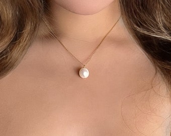 Monique Necklace: 18K Gold Vermeil Minimalist Freshwater Pearl Pendant Necklace