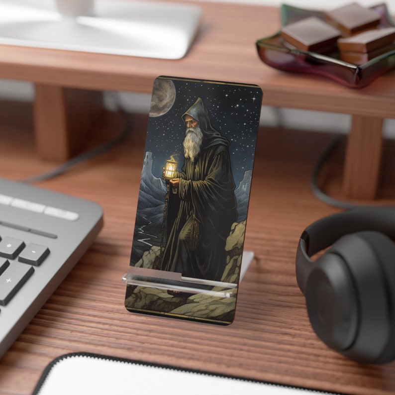 Hermit Tarot Card Mobile Display Stand: An Emblem of Solitude and Introspection for the Contemplative User image 1