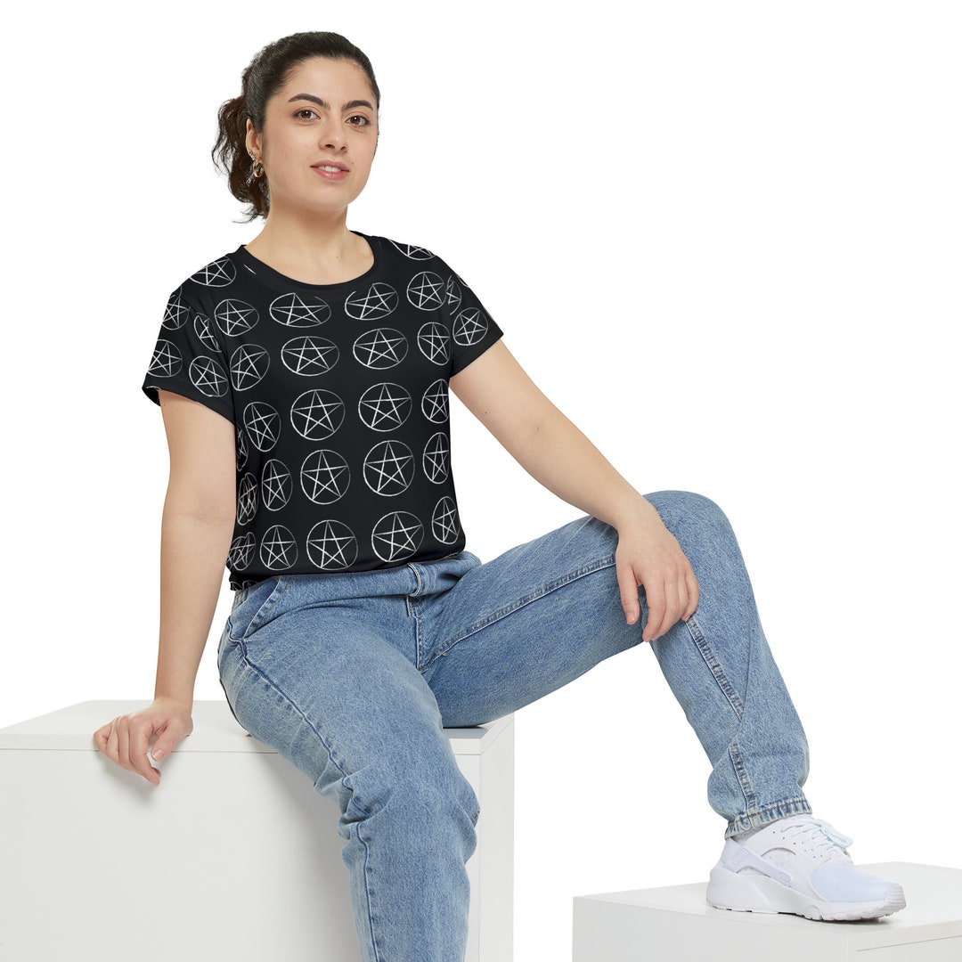 Pretty in Pentacles Tarot Tee in Black - Etsy