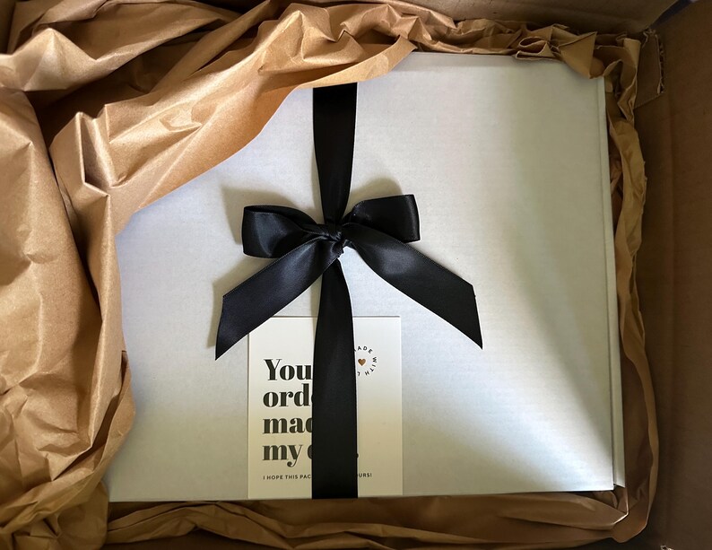 Self Care Gift, Blind Date With A Book Box, Thriller Romance, Fantasy Romantasy