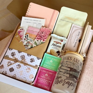 Summer reading, Self Care Gift, Blind Date With A Book Box, Thriller Romance, Fantasy Romantasy, Cozy, Cottragecore, Romance Surprise-Book, Spicy-Romance-Book Gift for Her, smut romance, summer romance, book boyfriends, Mother’s Day book box, mom day gift, mom gift, best friend book box, birthday book box, reading refresh, paranormal, dark romance, dark fantasy, bookish girl gift, girlfriend gift, spa book box, tumbler book box, thriller book, kindle reader gift, mystery book box, cute book box