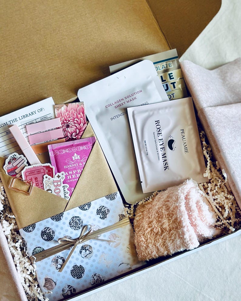 Summer reading, Self Care Gift, Blind Date With A Book Box, Thriller Romance, Fantasy Romantasy, Cozy, Cottragecore, Romance Surprise-Book, Spicy-Romance-Book Gift for Her, smut romance, summer romance, book boyfriends, Mother’s Day book box, mom day gift, mom gift, best friend book box, birthday book box, reading refresh, paranormal, dark romance, dark fantasy, bookish girl gift, girlfriend gift, spa book box, tumbler book box, thriller book, kindle reader gift, mystery book box, cute book box