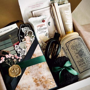 Blind Date With A Book Box, Spicy Romance, Dark Fantasy, Thriller Mystery
