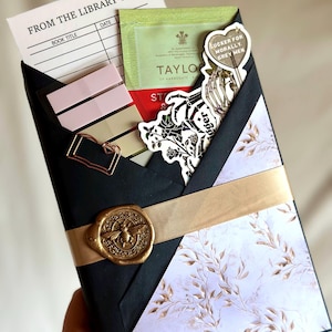 book lover kit, mm romance, book care package for her, bookclub, mystery LGBTQ, shappic book gift, romantasy book, dark romance book, smut book gift, surprise book box Themed Blind Date With A Book, spicy Book Lover, Mystery Box, Thriller, Romance, Fantasy, True Crime, Young Adult, New Paperback Book, rom-com book, summer book, summer reading, girlie book box, Mother’s Day book box, booktok, book bestie, best friend birthday, birthday book gift box, romance books, dark romance, tumbler