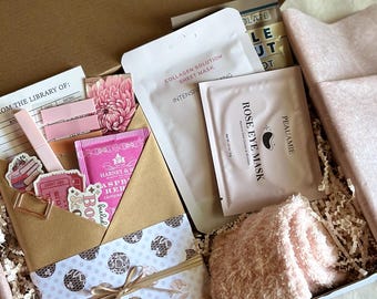 Personalized-Book-Gift, Blind Date With A Book Box, Fantasy-Romance, Spicy-Romance, Mystery-Thriller, Aesthetic-Bookish-Gift, Book-Lover-Kit