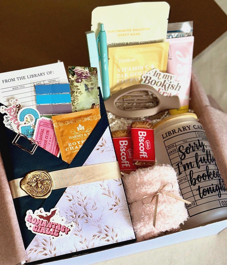 LGBTQ, Dark Romance, Fantasy, Thriller, Smut Romance, Mystery, True Crime, YA, Book Tumbler, Bookworm Gift Box, Book Gift Set, Book Care Package, Self Care Box, mm Book Lover, Romantasy Book Gift, Dark Romance Book Box, Smut Book Gift, Blind Date With a Book Box, Surprise Book Box, Mystery Book Box, Book Gift Box, lgbtq Book Gift Set, Book Care Package, Self Care Box, Book kit,Book Gift, Historical, Fantasy, LGBTQ, Cozy Book, Birthday-Gift, Bookish, Book-Kit, Self-Care, self love, reader refresh