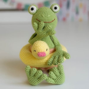 Amigurumi frog crochet pattern. Crochet frog. Crochet pattern.