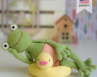 Amigurumi crochet Frog pattern. Summer crochet toy with a duck