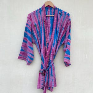 Gorgeous hand dyed short robe / Tie dye rayon robe / Tye dye kimono / Tie dyed bathrobe / Gift for her / Women&#39;s Wear / Night Dress / Short