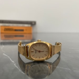 Vintage Seiko Woman Watch (Small Size)