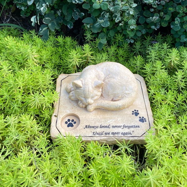 Personalized Cat Memorial Stones Waterproof kitty Memorial Grave Markers Cat Memorial Tombstone with A Sleeping Cat On The Top 8"×6.5"×3"