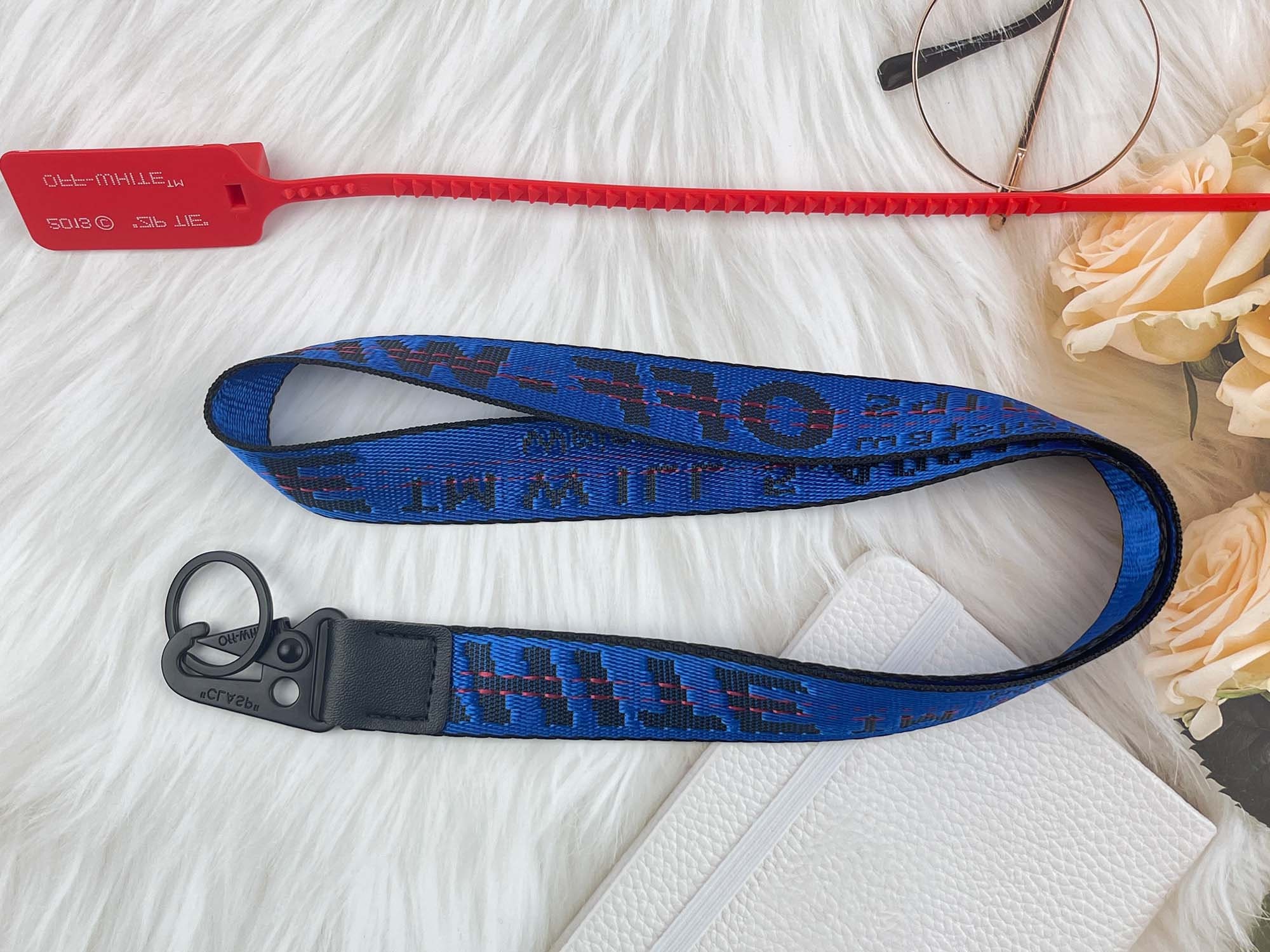 Off-White TAG STRAP