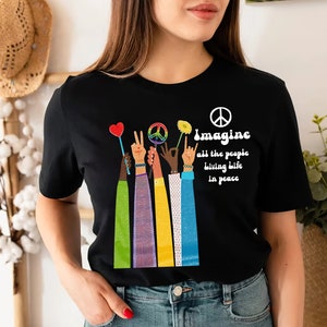 COMFORT COLORS Camiseta de la paz, camiseta Imagine All The People Living Life in Peace, camiseta con letras de canciones de los Beatles, traje de vida hippie imagen 4