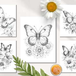Pu&ograve; includere: Set di cinque stampe d'arte stampabili con illustrazioni in bianco e nero di farfalle e fiori. Ogni stampa presenta una specie di farfalla e un arrangiamento floreale diversi.