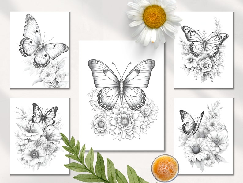 Pu&ograve; includere: Set di cinque stampe d'arte stampabili con illustrazioni in bianco e nero di farfalle e fiori. Ogni stampa presenta una specie di farfalla e un arrangiamento floreale diversi.