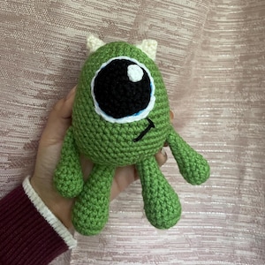 mike wazowski crochet plushie/amigurumi