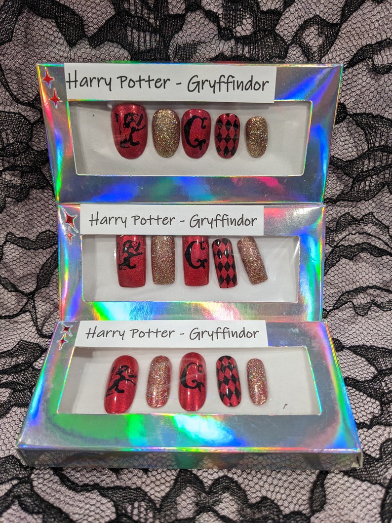 Fandom Nails - H.P. image 3