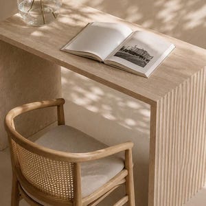 Fluted Travertine Table – Ribbed Pedestal Accent Table