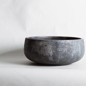 Concrete bowl, handmade decor, cement bowl, modern centerpiece, minimalist home, rustic tableware, indoor decor, housewarming gift