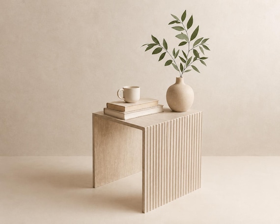 Fluted Marble Side Table – Ribbed Pedestal Accent Table (Calacatta, Travertine, Carrera)