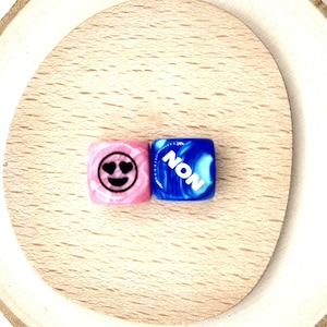 Décision dés, oui ou non dés, dés de l'amour, jeu de dés à 6 faces, dés français, jeu de dés avec sac, dés de divination, dé rose, dé bleu.