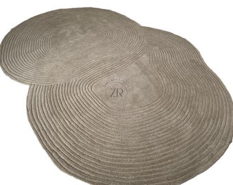 Handmade tufted Zen-shaped rug in multi-color wool. Irregular custom size, perfect for a modern living room. Stylish and cozy decor addition