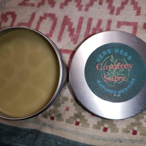 Comfrey and arnica salve