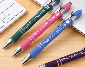 Personalisierte Kugelschreiber mit Logo / Text, Gravur benutzerdefinierte Kugelschreiber mit Namen, benutzerdefinierte schwarze Tintenstifte mit Stylus-Spitze, Metallkugelschreiber
