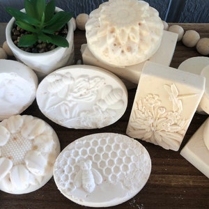 Savon à la citronnelle, à la citronnelle et au curcuma