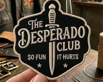Parche bordado de The Desperado Club, parche inspirado en Dungeon Crawler Carl, parche termoadhesivo/para coser de Donut Mongo, regalo literario de fantasía