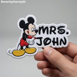 Broderade personliga namn Disney Mickey och vänner märkeslappar, Mickey Strykmärke, Disneyland märkeslappar, Magic Kingdom märkeslappar, present till barn