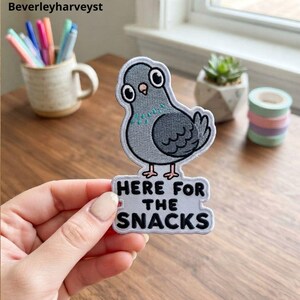 Hier für die Snacks – Schweinchen-Stickaufnäher, lustiger Vogel-Aufnäher zum Aufbügeln, niedlicher Tieraufnäher für Jacken, Aufnäher mit sarkastischem Spruch