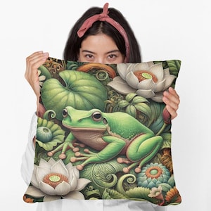 Green Frog Throw Pillow | Cute Animal Cushion for Sofa or Bed | Nature-Inspired Decor | Gift for Frog Lovers & Wildlife Fans