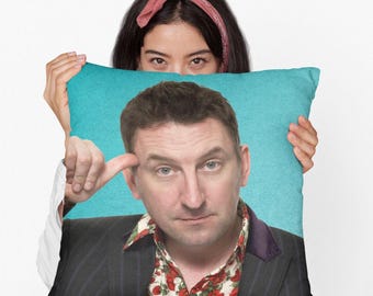 Lee Mack vierkant kussen gesponnen polyester vierkant kussen, op maat gemaakt sierkussen cadeau, beste thuis- en kantoordecor, grappige meme slaapzaal decor cadeau