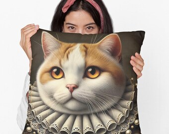 Puede incluir: Una almohada decorativa con un retrato de cerca de un gato con pelaje naranja y blanco. El gato lleva un collar grande, blanco y con volantes con detalles de perlas. El fondo es marrón oscuro.